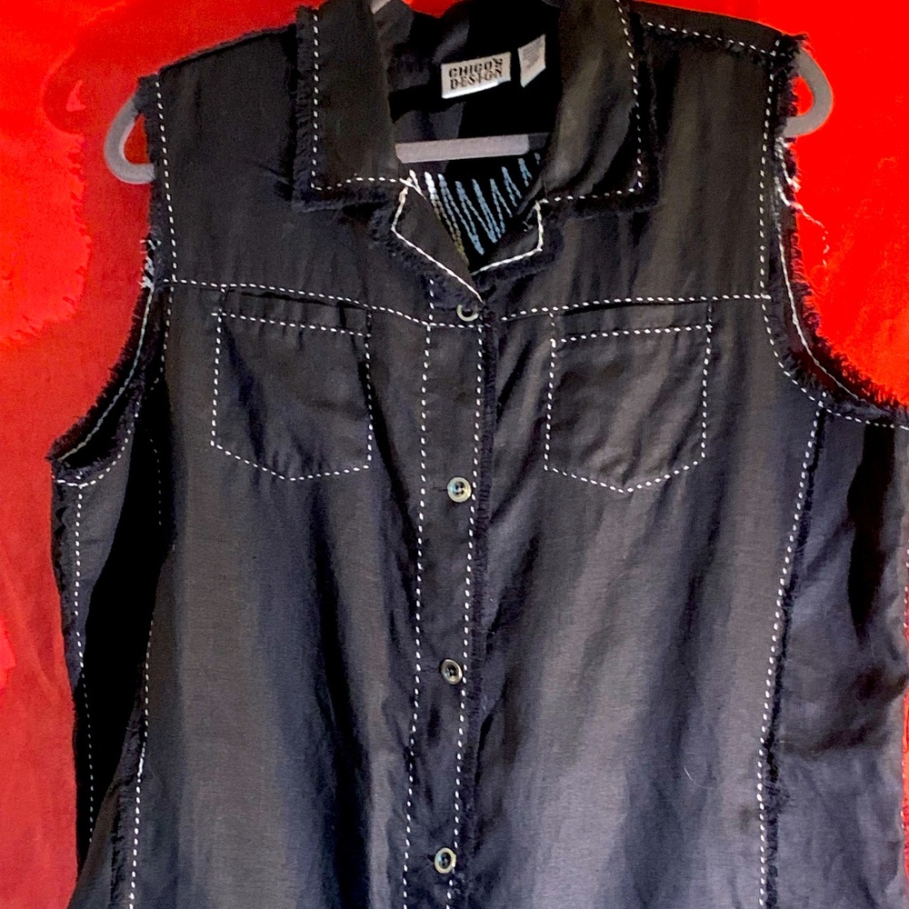 Chico’s vest style button down top black w/ white